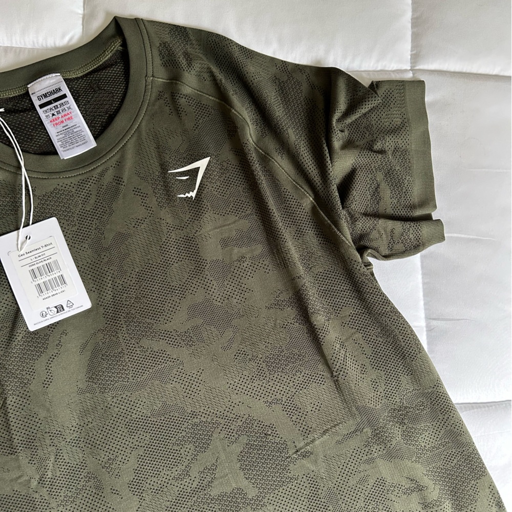 Men’s Gymshark shirt - NEW